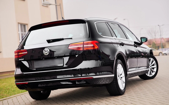 Volkswagen Passat cena 89800 przebieg: 99800, rok produkcji 2019 z Kamień Pomorski małe 742